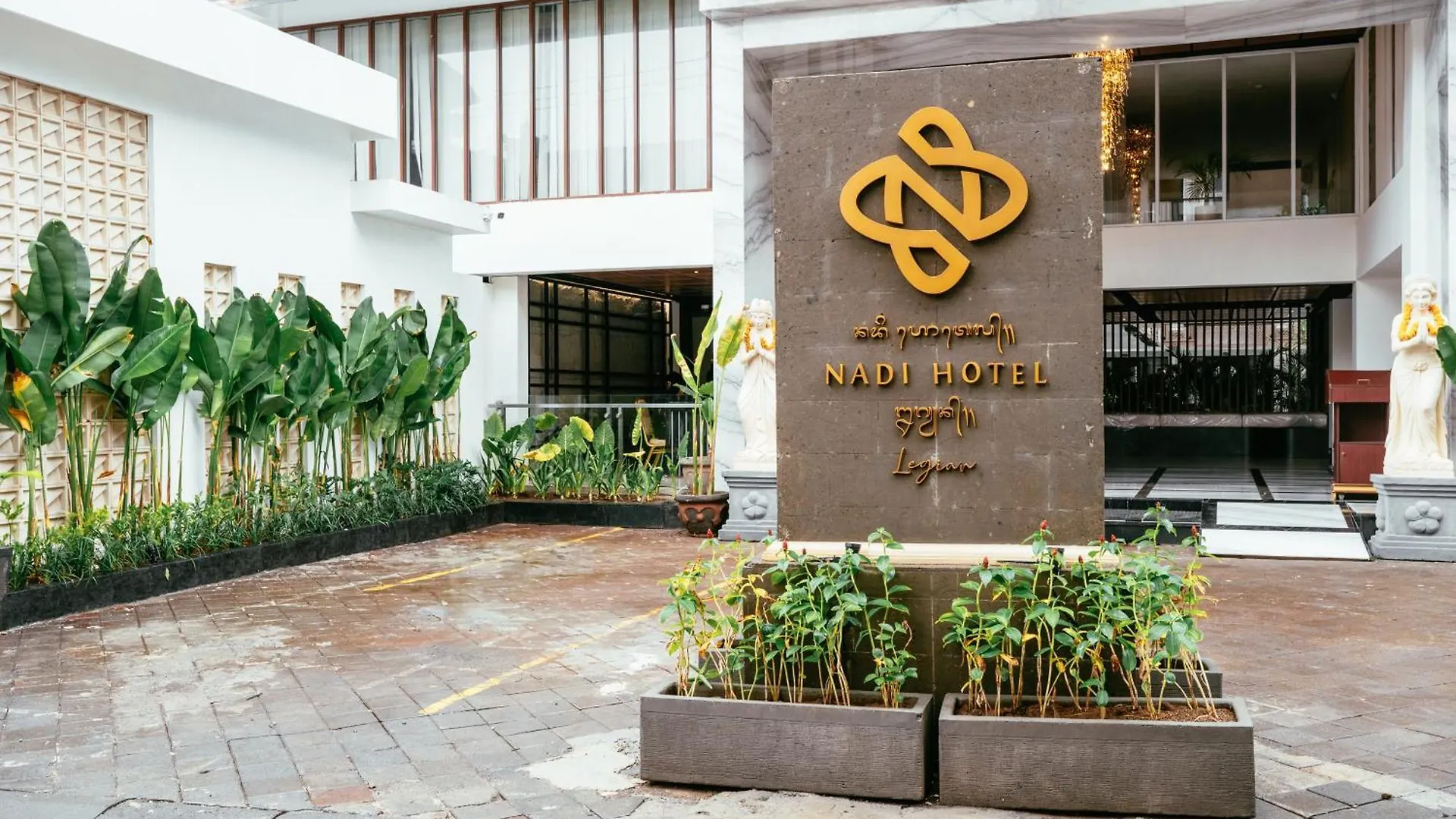 Nadi Hotel Legian 4*, Legian (Bali)