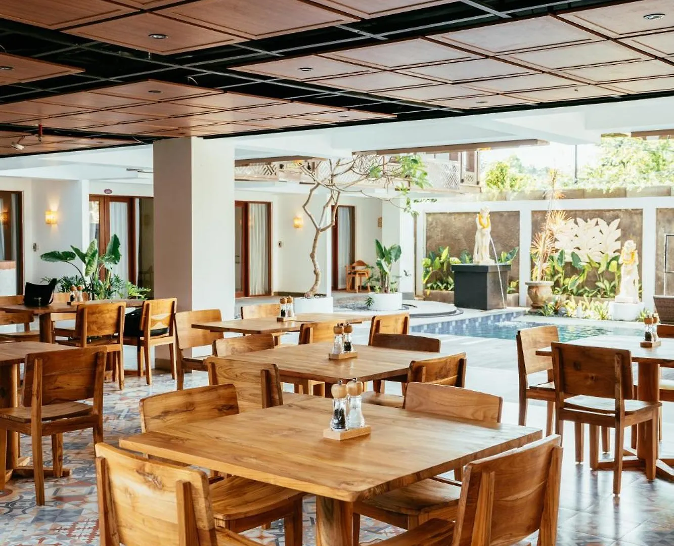 Nadi Hotel Legian 4*, Legian (Bali)